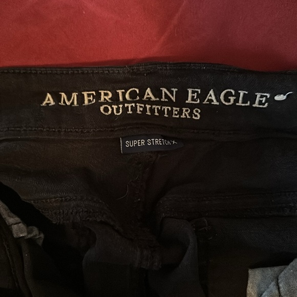 Women’s American Eagle Outfitters Black Super Stretch Ripped Knees  - Picture 4 of 4